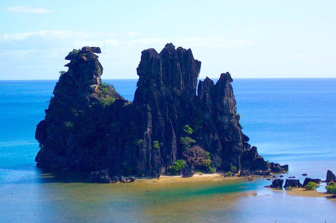 The Hen, northern Nü Caledonia. Free range heaven on a tiny beach.